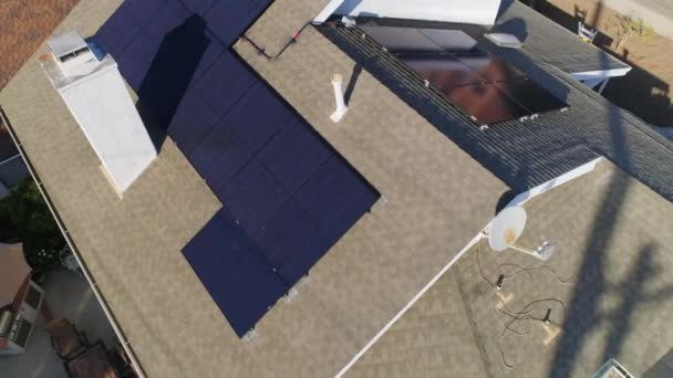 Slow Fly House Rooftop Solar Panels Installed Sunny Day Los — Stock Video