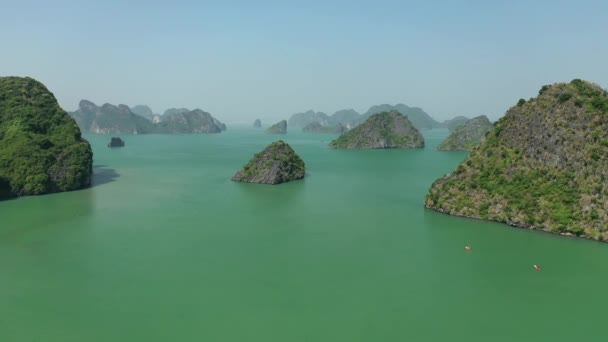 Survoler Baie Halong Avec Quelques Kayaks Vue — Video