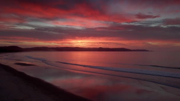 Gyönyörű Rózsaszín Naplemente Spirits Bay Beach Zéland Északi Szigetén Légi — Stock videók