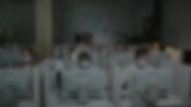 Çağrı Merkezindeki Kabinlerde Çalışan Işçilerin Bulanık Geçmişi Tele Pazarlama Kavramı — Stok video
