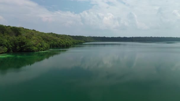 Вид Дрон Над Тропічним Островом Лагуною Всередині — стокове відео