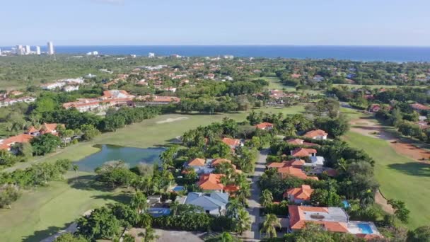 Panoramic Aerial View Exclusive Metro Country Club Juan Dolio — Stock video