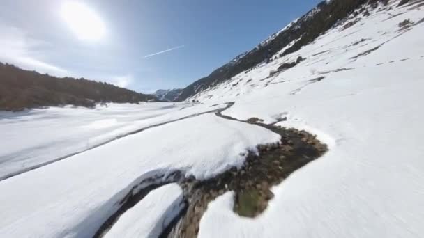 Creek Flowing Snowy Incles Valley Andorra Aerial Racing Drone Fpv — Video Stock