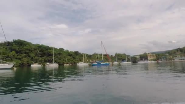 Entering Private Resort Island Lots Private Yachts Parked — Vídeo de stock