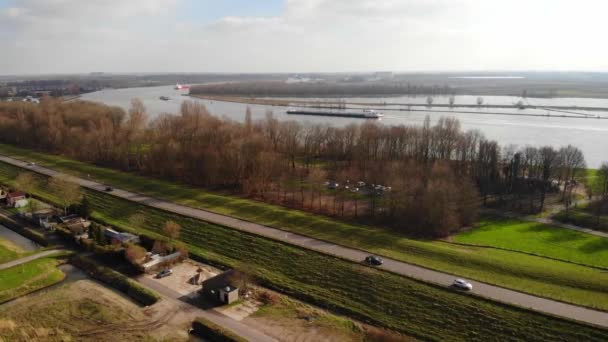 Aerial Dyke Embankment Oude Maas Barendrecht Circle Dolly — Stock video