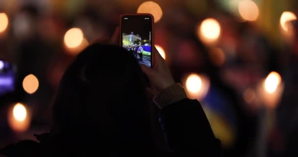 Woman Taking Photo Smartphone Camera Peace Vigil Ukraine Leiria Portugal — стокове відео