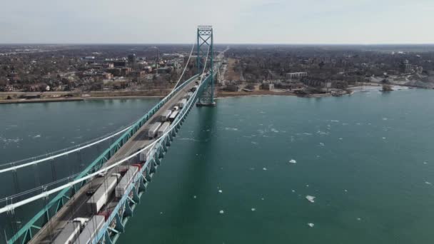 Truckers Crossing Usa Canda Border Ambassador Bridge Detroit Aerial View — ストック動画