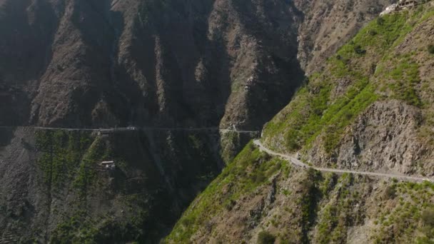 Aerial View Winding Road Mountainside Swat Valley Dolly Forward Establishing — Stockvideo