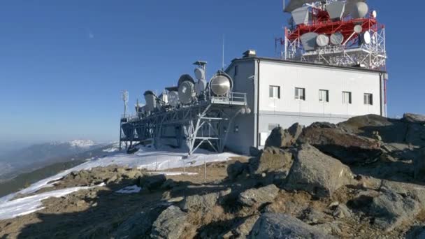 Soleado Primer Plano Patscherkofel Radio Tower Innsbruck Austria — Vídeo de stock