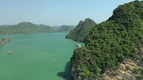 Drone Going Mountains Water Halong Bay Ship Sight — 비디오