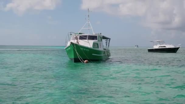 Barco Pesca Câmera Lenta — Vídeo de Stock