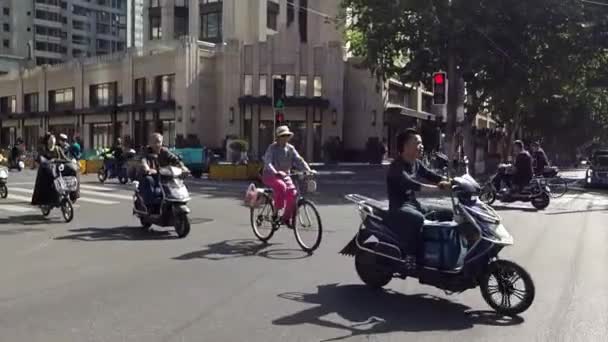 Shanghai Two Wheeled Vehicle Friendly City — Vídeo de Stock