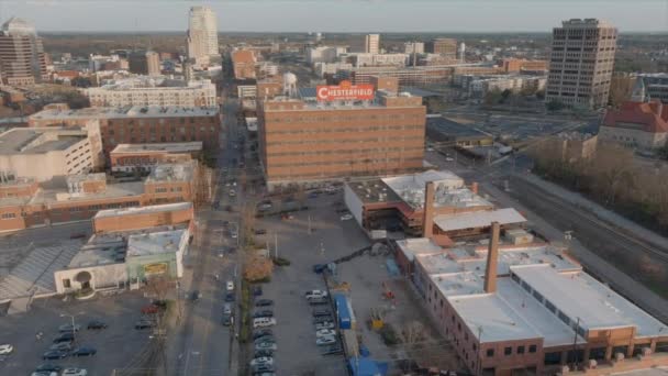 Chesterfield Historic Building Durham Downtown United States Aerial Forward — ストック動画