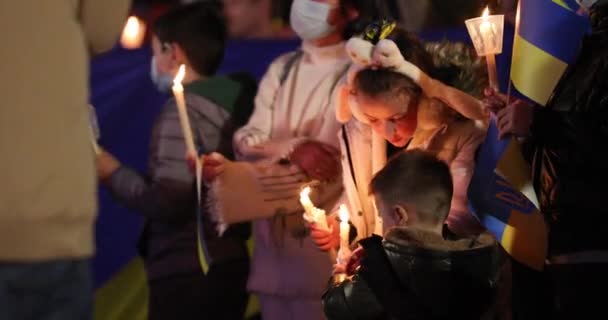 Los Hermanos Unieron Vigilia Paz Luz Las Velas Durante Guerra — Vídeos de Stock