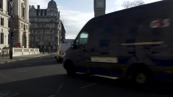 Midday Traffic Busy London Metropolitan City Vehicles Turning Great George — стоковое видео