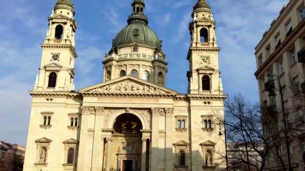 Beautiful Church Towers Stephen Basilica Recognizable Green Dome Center Building — Stockvideo