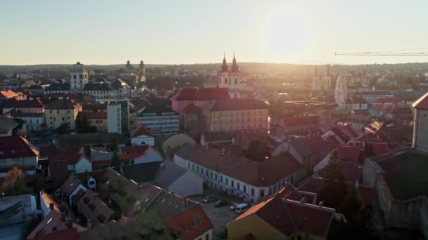 Drone Volant Autour Ville Eger Hongrie Coucher Soleil — Video