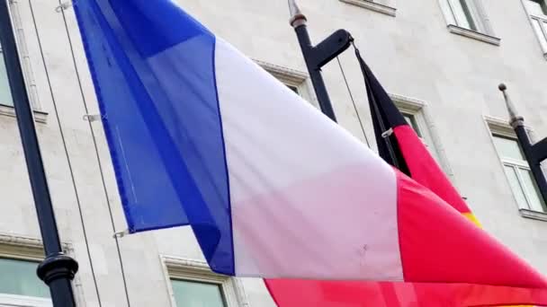 Rayas Verticales Rojas Blancas Azules Bandera Nacional Francesa Ondeando Tranquilamente — Vídeos de Stock