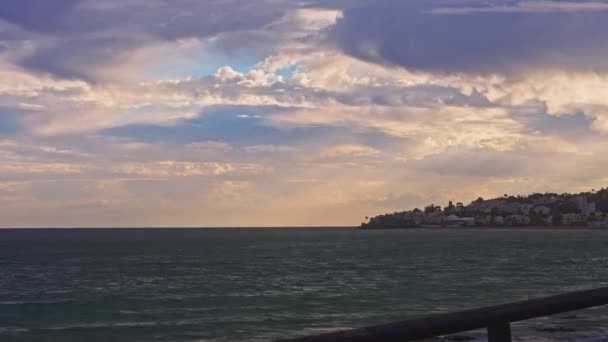 曇った日にスペインの南で日没の時間の経過 — ストック動画