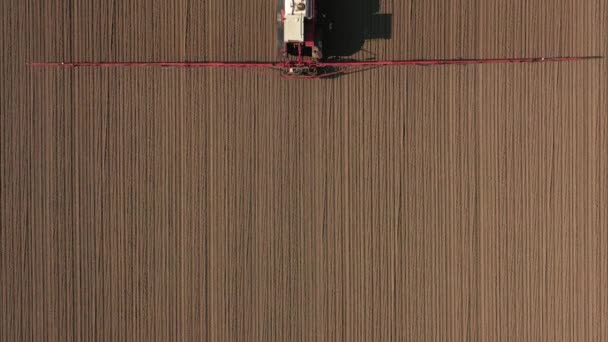Agricultural Sprayer Symmetrical Topshot Farmer — Vídeo de Stock