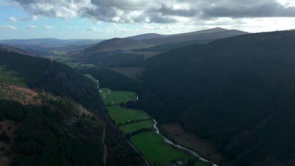 Glenmalure Wicklow Ierland Februari 2022 Drone Trekt Noordwest Door Vallei — Stockvideo