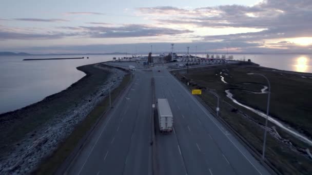 Aerial Forward View Truck Driving Tsawwassen Vancouver Ferry Terminal Sunset — Wideo stockowe