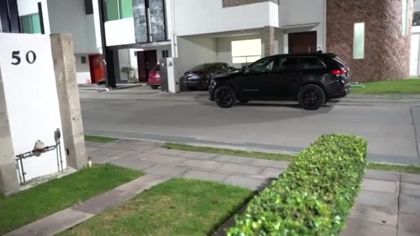 Safe Residential Compound Morning Cars Parked Greens Puebla Mexico — Stockvideo