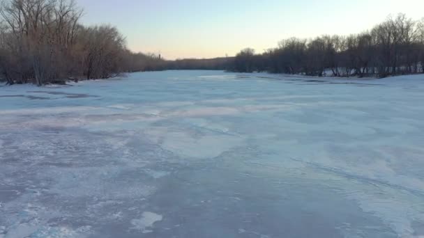 Reverse Dolly Low Aerial Hudson River Winter River Covered Rough — Stock Video