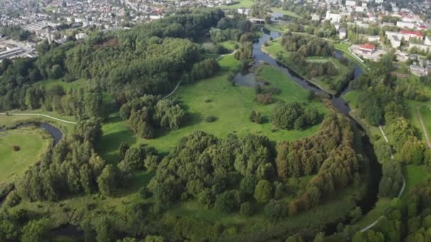 Aerial Shot Small Town Many Green Parks Lithuania — стоковое видео