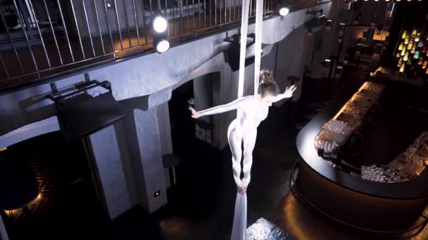 Female Aerialist Spins Curled Silks Bar Music Club — Stok video