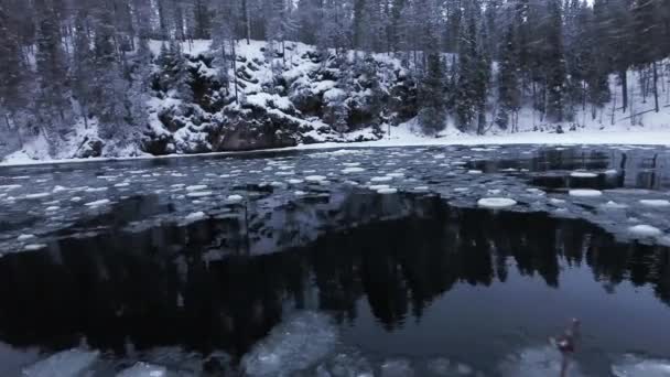 Ice Blocks Whirlpool Myllykoski Cloudy Winter Day Oulanka Finland Low — Stockvideo