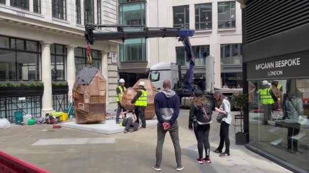 Instalação Arte Órfãos Cullum Street Londres Órfãos Vemos Como Artista — Vídeo de Stock