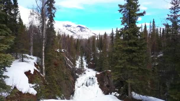 Una Vista Aérea Las Montañas Las Cataratas Juneau Cerca Cooper — Vídeos de Stock