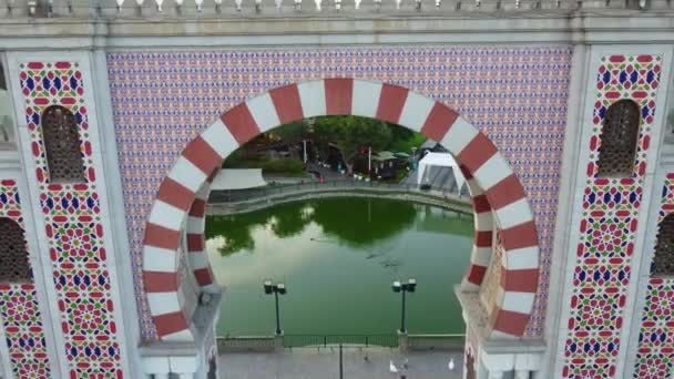 Drone Footage Arch Public Park Lima Peru Slowly Flying Lagoon — Vídeos de Stock