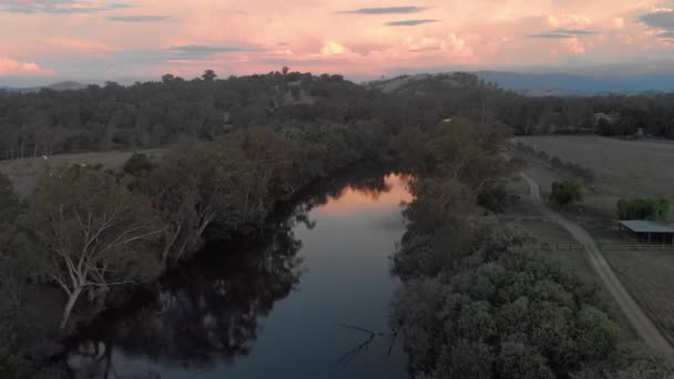 Aerial Shot Beautiful Sunset Goulburn River Big Gum Trees Banks — Vídeo de Stock