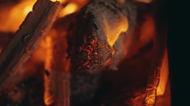 Close Glowing Firewood Burning Slowly Fireplace Slow Motion View — kuvapankkivideo