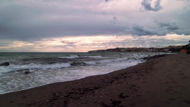 Passeggiando Lungo Costa Mijas Spagna Una Giornata Buia Nuvolosa — Video Stock