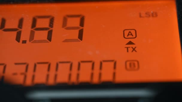 Ham Radio Slow Slide Modern Sdr Unit Scanning Frequencies — 비디오