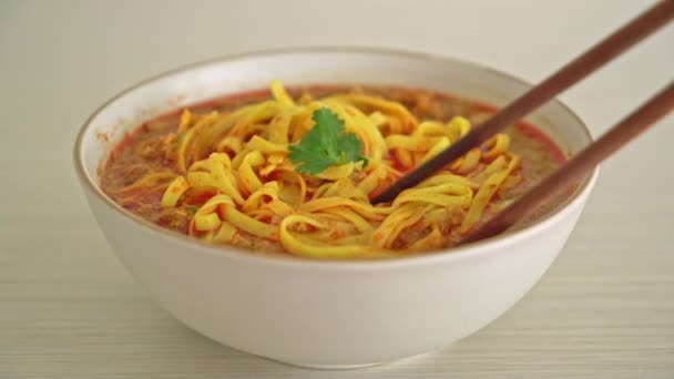 Spicy Chinese Yunnan Noodles Soup Kwa Meng Asian Food Style — Stock Video