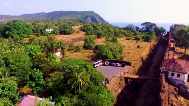 印度果阿南部 一架无人驾驶飞机在Rama城堡上空飞行 — 图库视频影像