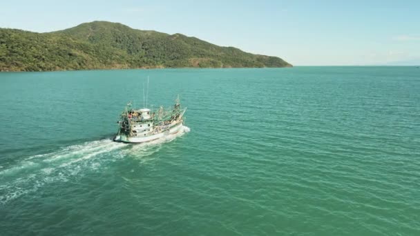 Видео Коммерческого Рыболовного Судна Воздушной Точки Зрения — стоковое видео