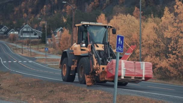 Maintenance Vehicle Planting Road Marking Sticks Winter Season — Stok video