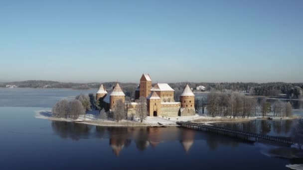 Drone Luchtbeelden Van Het Trakai Kasteel Winter Het Midden Van — Stockvideo