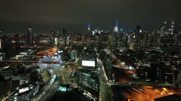 Uma Vista Aérea Long Island City Nova Iorque Noite Drone — Vídeo de Stock