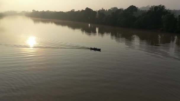 Drone Sunset View Fisherman Passing Kinabatangan River — Stockvideo