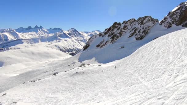 Aerial Shot Piste Ski Slope Few Skiers Many Tracks Skiers — Video