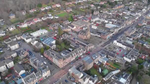 Nsansız Hava Aracı Görüntüleri Skoçya Nın Callander Kasabasının Üzerinde Uçuyor — Stok video