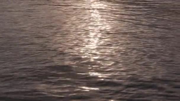 Αφηρημένη Αντανάκλαση Του Ήλιου Στο Νερό Ιδανικό Για Φόντο — Αρχείο Βίντεο