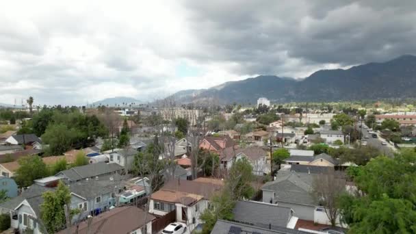 Aerial View Rising Residential Homes Suburban Pasadena Neighborhood Cloudy Day — Video