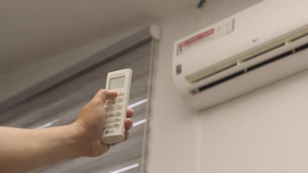 Pointing Aircon Remote Control Turning — Stock Video